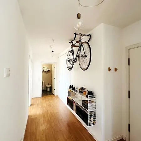 Charm Authentic Family リスボン